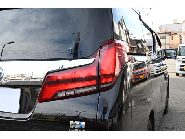 トヨタ アルファード　ハイブリッド ハイブリッド ２．５ エグゼクティブ ラウンジ Ｅ－ＦＯＵＲ ４ＷＤ R4年 (近畿) 99
