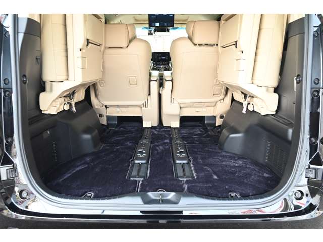 トヨタ アルファード　ハイブリッド ハイブリッド ２．５ エグゼクティブ ラウンジ Ｅ－ＦＯＵＲ ４ＷＤ R4年 (近畿) 99