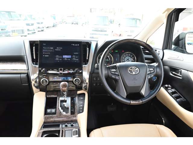 トヨタ アルファード　ハイブリッド ハイブリッド ２．５ エグゼクティブ ラウンジ Ｅ－ＦＯＵＲ ４ＷＤ R4年 (近畿) 99