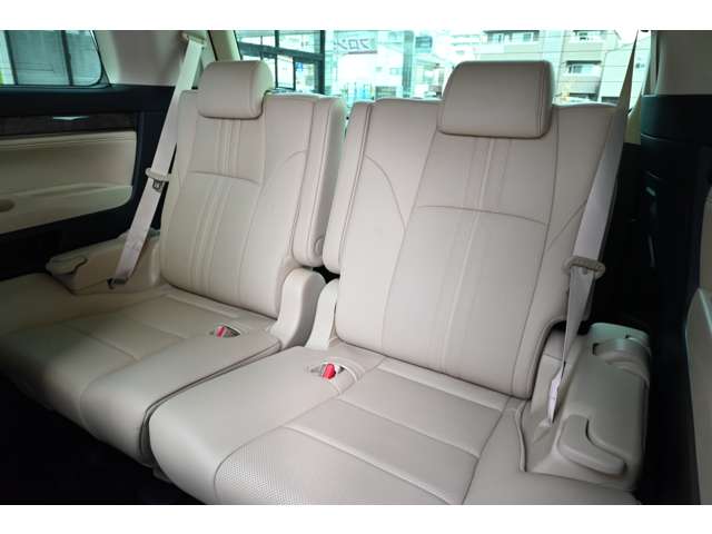 トヨタ アルファード　ハイブリッド ハイブリッド ２．５ エグゼクティブ ラウンジ Ｅ－ＦＯＵＲ ４ＷＤ R4年 (近畿) 99