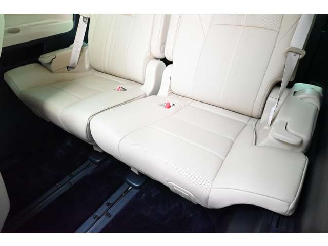 トヨタ アルファード　ハイブリッド ハイブリッド ２．５ エグゼクティブ ラウンジ Ｅ－ＦＯＵＲ ４ＷＤ R4年 (近畿) 99