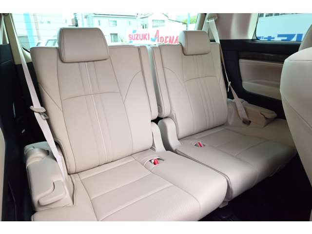 トヨタ アルファード　ハイブリッド ハイブリッド ２．５ エグゼクティブ ラウンジ Ｅ－ＦＯＵＲ ４ＷＤ R4年 (近畿) 99