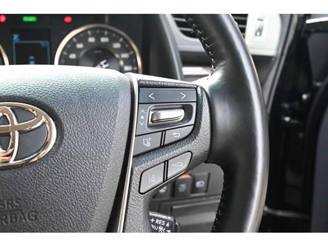 トヨタ アルファード　ハイブリッド ハイブリッド ２．５ エグゼクティブ ラウンジ Ｅ－ＦＯＵＲ ４ＷＤ R4年 (近畿) 99