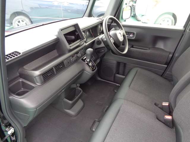 ホンダ Ｎ　ＢＯＸ カスタム ６６０ R7年 () 99