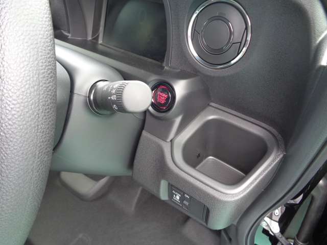 ホンダ Ｎ　ＢＯＸ カスタム ６６０ R7年 () 99