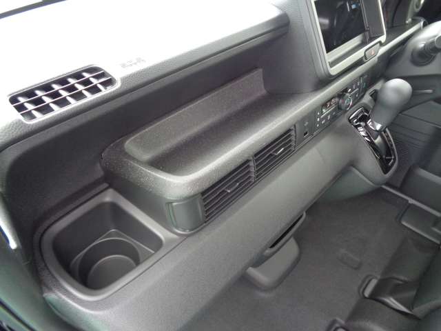 ホンダ Ｎ　ＢＯＸ カスタム ６６０ R7年 () 99