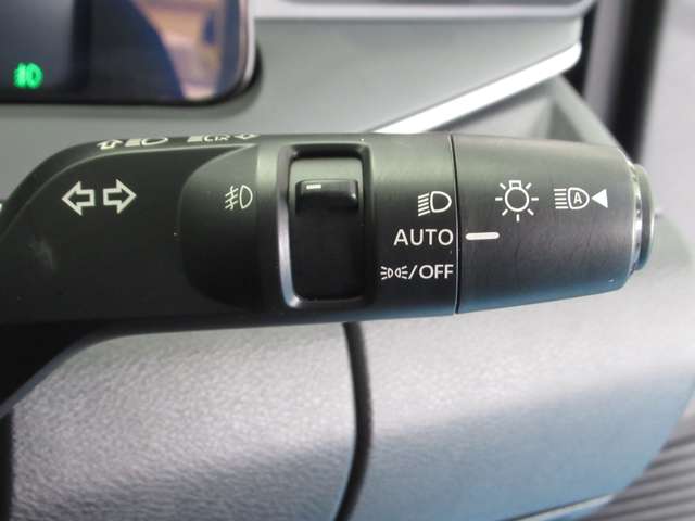 日産 ノート １．２ ＡＵＴＥＣＨ R4年 (九州・沖縄) 99