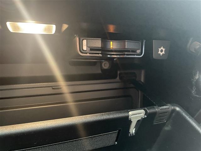 ボルボ ＸＣ４０ Ｔ４ ＡＷＤ Ｒデザイン ４ＷＤ H30年 (東北) 99