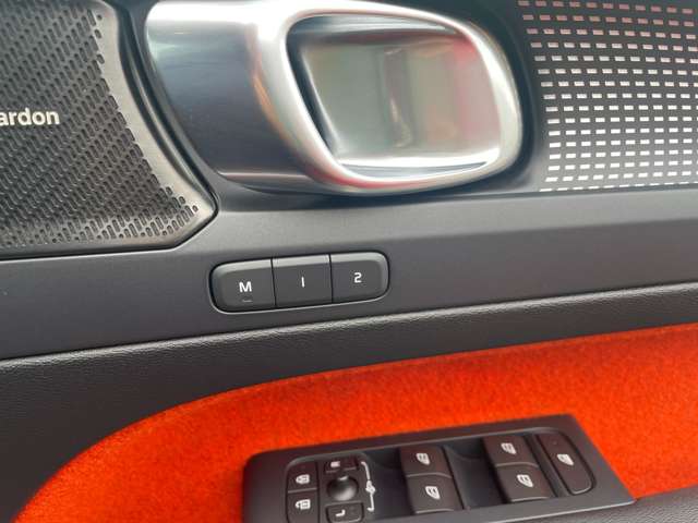 ボルボ ＸＣ４０ Ｔ４ ＡＷＤ Ｒデザイン ４ＷＤ H30年 (東北) 99