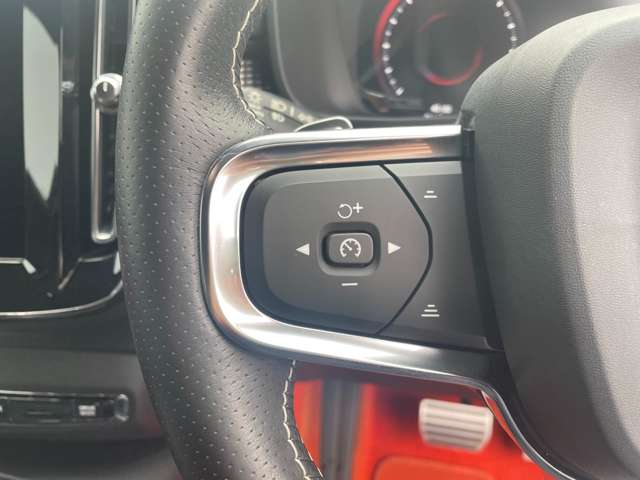 ボルボ ＸＣ４０ Ｔ４ ＡＷＤ Ｒデザイン ４ＷＤ H30年 (東北) 99