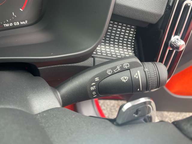 ボルボ ＸＣ４０ Ｔ４ ＡＷＤ Ｒデザイン ４ＷＤ H30年 (東北) 99