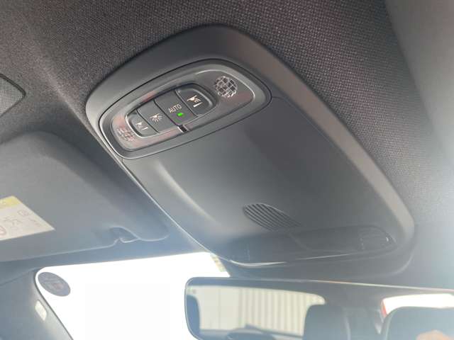 ボルボ ＸＣ４０ Ｔ４ ＡＷＤ Ｒデザイン ４ＷＤ H30年 (東北) 99