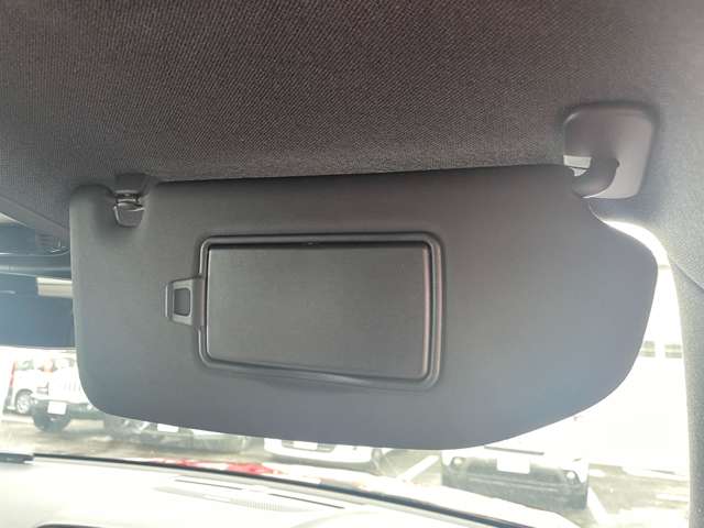 ボルボ ＸＣ４０ Ｔ４ ＡＷＤ Ｒデザイン ４ＷＤ H30年 (東北) 99