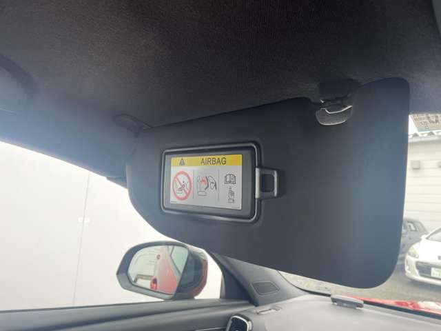 ボルボ ＸＣ４０ Ｔ４ ＡＷＤ Ｒデザイン ４ＷＤ H30年 (東北) 99