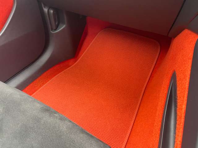 ボルボ ＸＣ４０ Ｔ４ ＡＷＤ Ｒデザイン ４ＷＤ H30年 (東北) 99