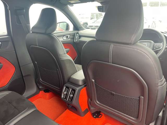 ボルボ ＸＣ４０ Ｔ４ ＡＷＤ Ｒデザイン ４ＷＤ H30年 (東北) 99