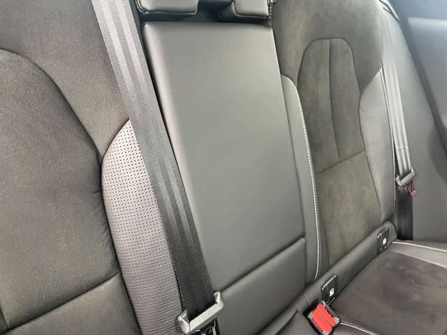 ボルボ ＸＣ４０ Ｔ４ ＡＷＤ Ｒデザイン ４ＷＤ H30年 (東北) 99