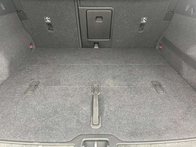 ボルボ ＸＣ４０ Ｔ４ ＡＷＤ Ｒデザイン ４ＷＤ H30年 (東北) 99