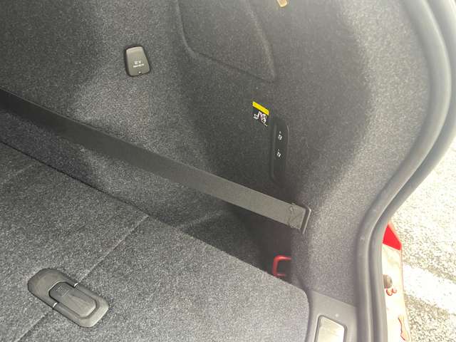 ボルボ ＸＣ４０ Ｔ４ ＡＷＤ Ｒデザイン ４ＷＤ H30年 (東北) 99