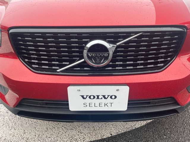 ボルボ ＸＣ４０ Ｔ４ ＡＷＤ Ｒデザイン ４ＷＤ H30年 (東北) 99