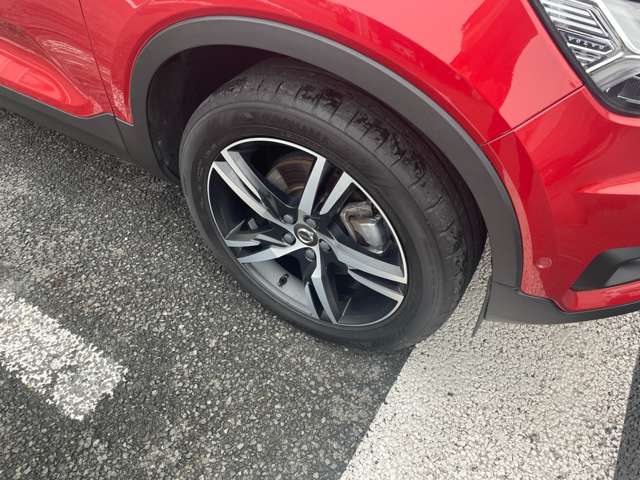 ボルボ ＸＣ４０ Ｔ４ ＡＷＤ Ｒデザイン ４ＷＤ H30年 (東北) 99