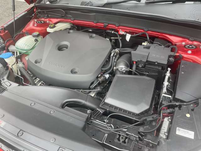 ボルボ ＸＣ４０ Ｔ４ ＡＷＤ Ｒデザイン ４ＷＤ H30年 (東北) 99