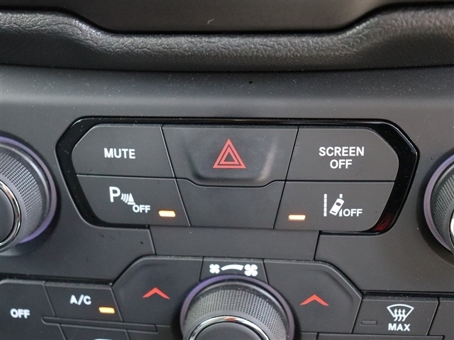 ジープ レネゲード リミテッド R2年 (関東) 99