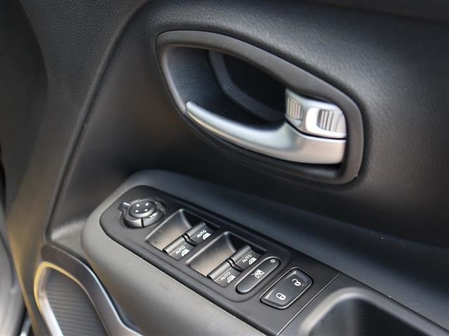 ジープ レネゲード リミテッド R2年 (関東) 99