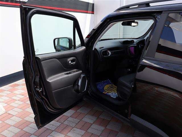 ジープ レネゲード リミテッド R2年 (関東) 99