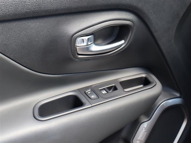 ジープ レネゲード リミテッド R2年 (関東) 99