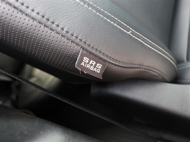 ジープ レネゲード リミテッド R2年 (関東) 99