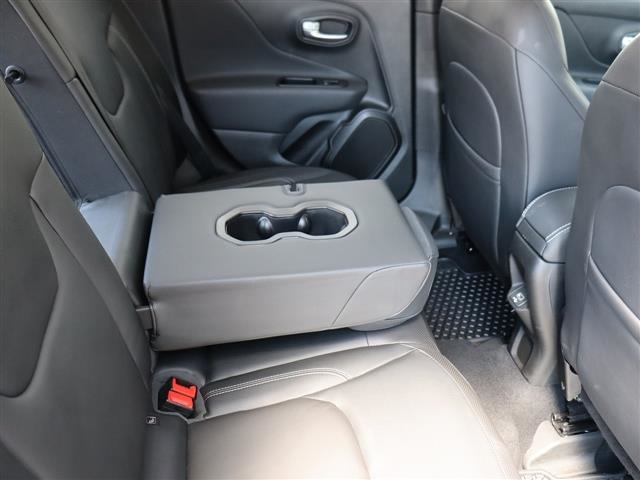 ジープ レネゲード リミテッド R2年 (関東) 99