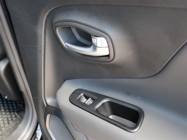 ジープ レネゲード リミテッド R2年 (関東) 99