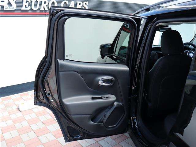 ジープ レネゲード リミテッド R2年 (関東) 99