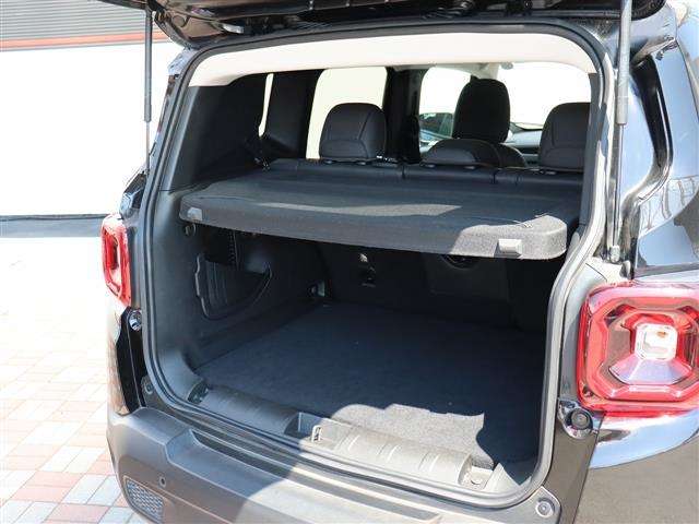 ジープ レネゲード リミテッド R2年 (関東) 99