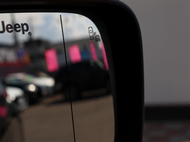 ジープ レネゲード リミテッド R2年 (関東) 99