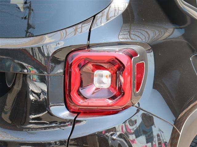 ジープ レネゲード リミテッド R2年 (関東) 99