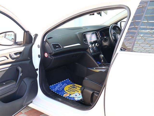 ルノー メガーヌスポーツツアラー インテンス R4年 (関東) 99