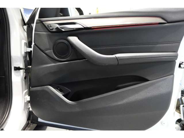 ＢＭＷ Ｘ１ Ｘドライブ １８Ｄ Ｘライン ４ＷＤ R3年 (近畿) 99