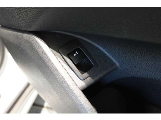 ＢＭＷ Ｘ１ Ｘドライブ １８Ｄ Ｘライン ４ＷＤ R3年 (近畿) 99