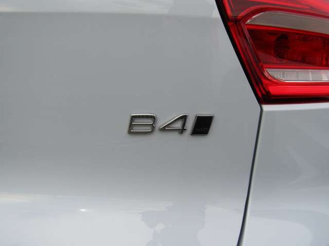 ボルボ ＸＣ４０ ウルトラ Ｂ４ ＡＷＤ ４ＷＤ R6年 (四国) 99