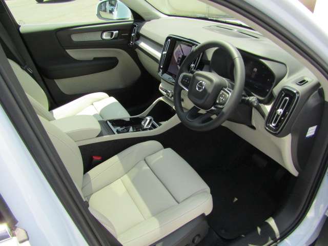 ボルボ ＸＣ４０ ウルトラ Ｂ４ ＡＷＤ ４ＷＤ R6年 (四国) 99