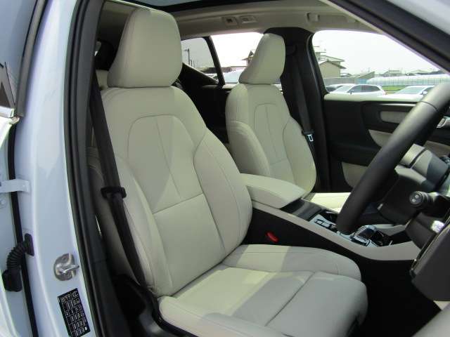 ボルボ ＸＣ４０ ウルトラ Ｂ４ ＡＷＤ ４ＷＤ R6年 (四国) 99