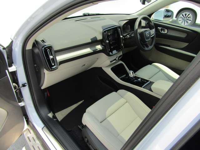 ボルボ ＸＣ４０ ウルトラ Ｂ４ ＡＷＤ ４ＷＤ R6年 (四国) 99