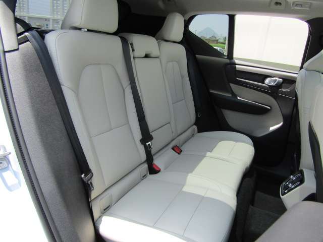 ボルボ ＸＣ４０ ウルトラ Ｂ４ ＡＷＤ ４ＷＤ R6年 (四国) 99