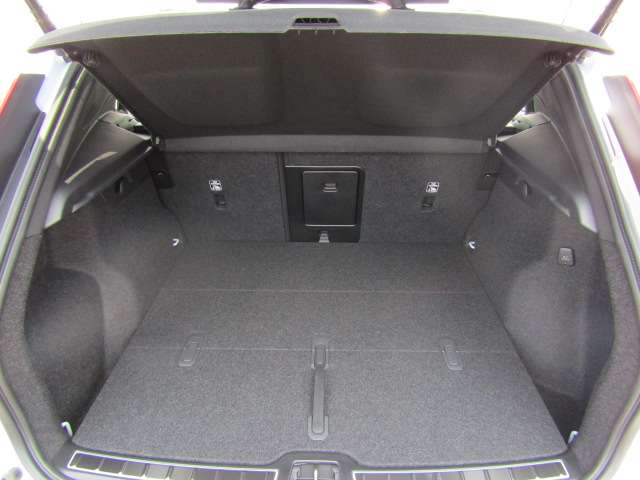 ボルボ ＸＣ４０ ウルトラ Ｂ４ ＡＷＤ ４ＷＤ R6年 (四国) 99