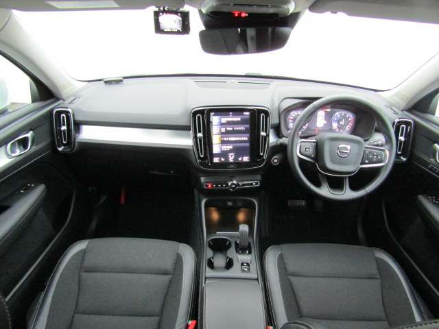 ボルボ ＸＣ４０ Ｔ４　モメンタム R2年 (四国) 99