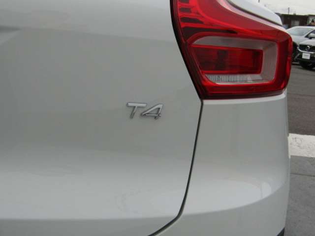 ボルボ ＸＣ４０ Ｔ４　モメンタム R2年 (四国) 99