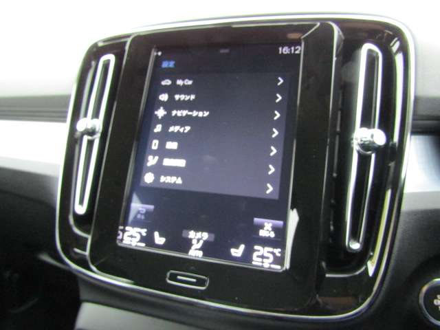 ボルボ ＸＣ４０ Ｔ４　モメンタム R2年 (四国) 99