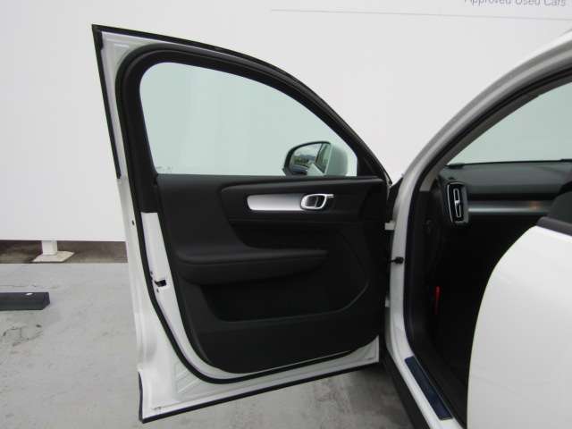 ボルボ ＸＣ４０ Ｔ４　モメンタム R2年 (四国) 99